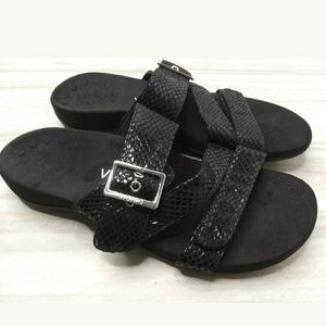 Vionic Skylar Black Adjustable Buckle Sandals